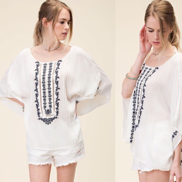 💋Embroidered Top💋 - Picture 1 of 4